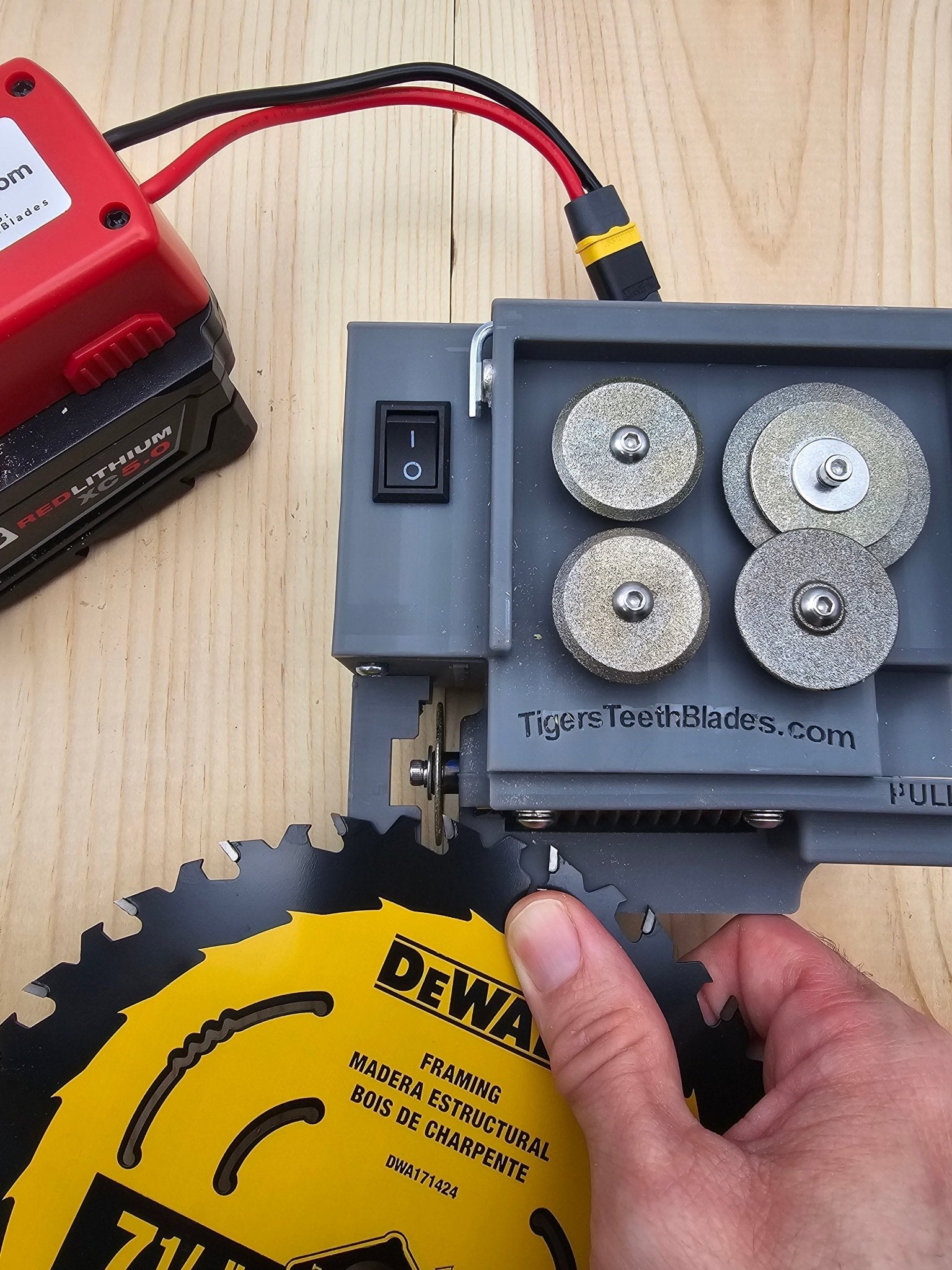 Freedom Pro Saw Blade Multi - Sharpener System - Tigers Teeth Blades