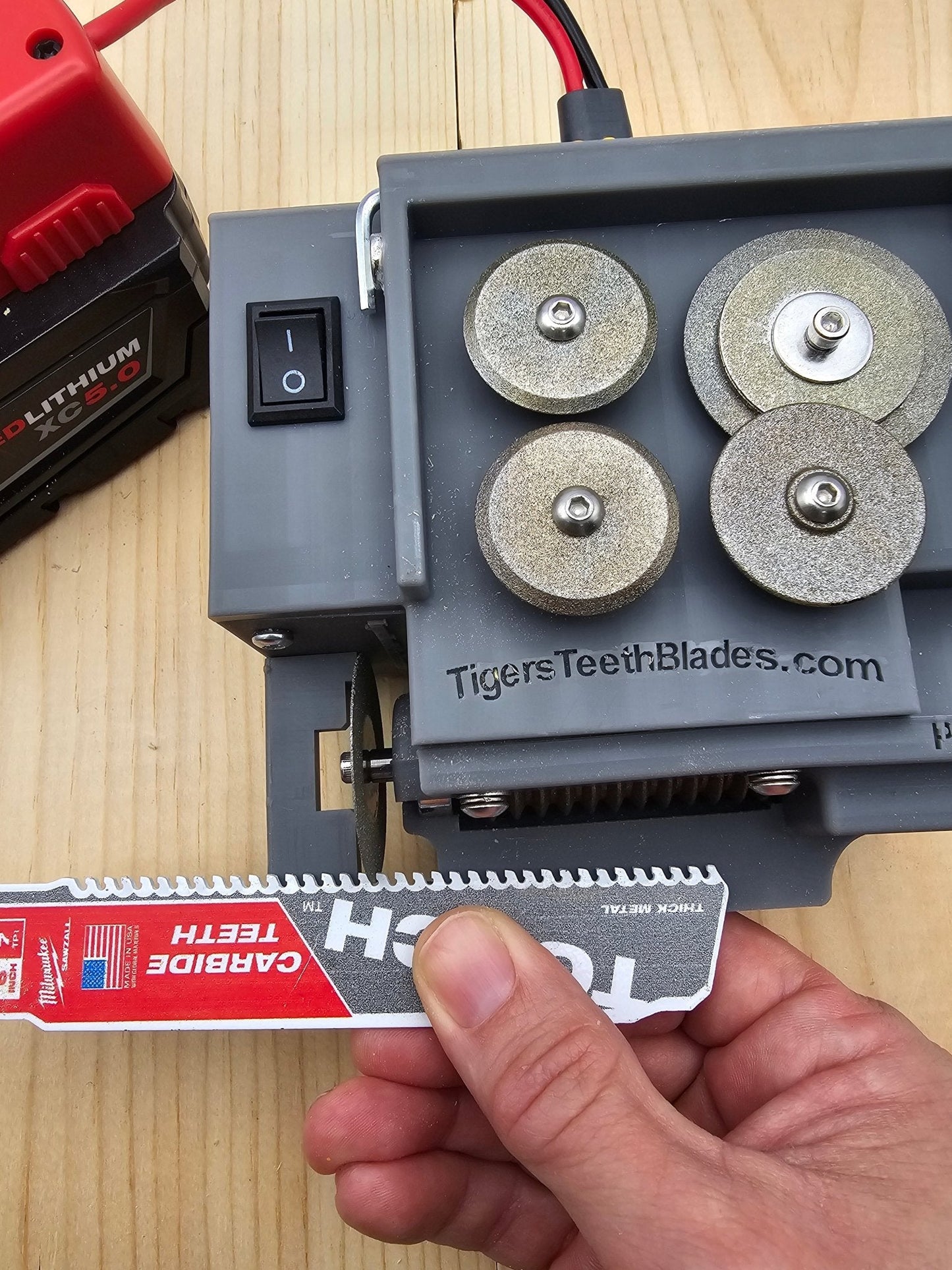Freedom Pro Saw Blade Multi - Sharpener System - Tigers Teeth Blades