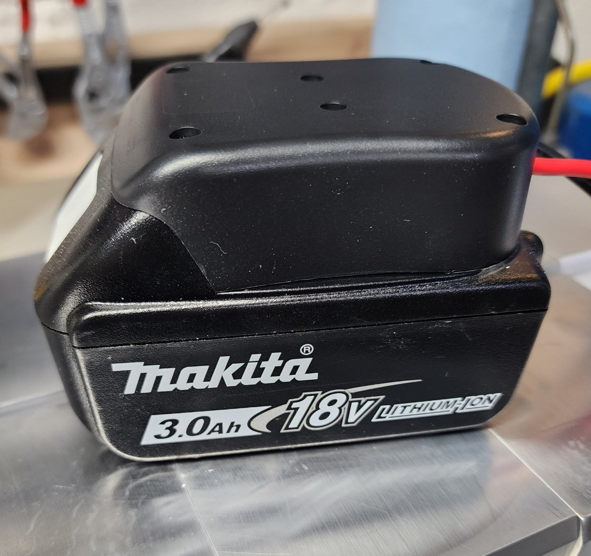 Makita 18v Battery Adapter - Tigers Teeth Blades